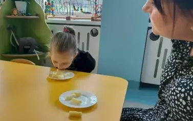 ZAJĘCIA LOGOPEDYCZNE OTWARTE DLA RODZIC&Oacute;W Z GRUPY "JEŻYKI" 10