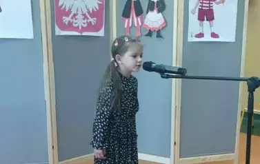 PRZEDSZKOLNY KONKURS RECYTATORSKI "PIĘKNA NASZA POLSKA CAŁA" 7