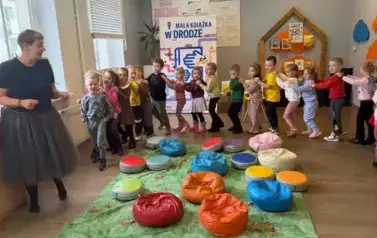 "SMERFY" NA SPOTKANIU Z PISARKĄ 4