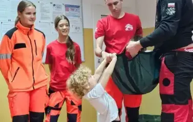 WIZYTA RATOWNIK&Oacute;W MEDYCZNYCH W PRZEDSZKOLU 3