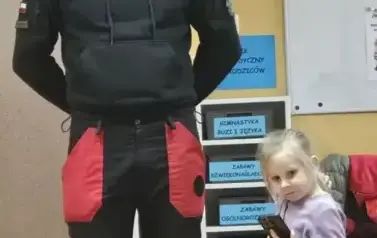 WIZYTA RATOWNIK&Oacute;W MEDYCZNYCH W PRZEDSZKOLU 5