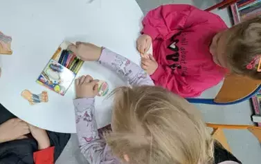 ZAJĘCIA BIBLIOTECZNE MISI&Oacute;W I BIEDRONEK 2