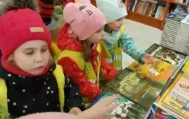 Galeria aktualności WIZYTA &quot;BIEDRONEK&quot; W KSIĘGARNI 4