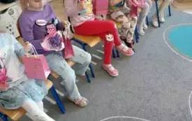 Galeria aktualności DZIEŃ KOBIET W GRUPIE &quot;bIEDRONKI&quot;! 3
