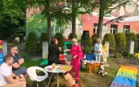 Galeria aktualności Czytanie na polanie pod hasłem &bdquo;Tata też czyta&rdquo; 2