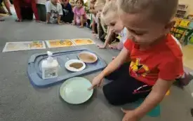 Galeria aktualności "ŻABKI" DBAJĄ O CZYSTOŚĆ RĄK! 2