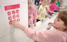 Galeria aktualności "ŻABKI" DBAJĄ O CZYSTOŚĆ RĄK! 7