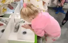 Galeria aktualności "ŻABKI" DBAJĄ O CZYSTOŚĆ RĄK! 8