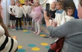 Galeria aktualności DZIEŃ BABCI I DZIADKA W PRZEDSZKOLU! 11