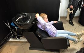 Galeria aktualności "ŻABKI" W ZAKŁADZIE FRYZJERSKIM! 6