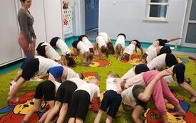 Galeria aktualności JOGA W PRZEDSZKOLU! 1