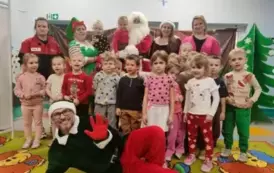 Świąteczne przedstawienie o Mikołaju 9