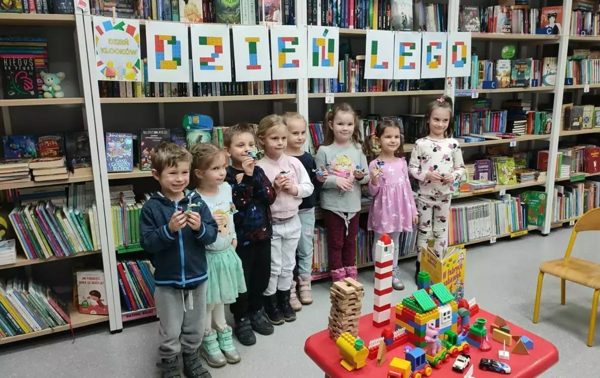 Zdjęcie do KOLEJNA WIZYTA PRZEDSZKOLAK&Oacute;W W BIBLIOTECE