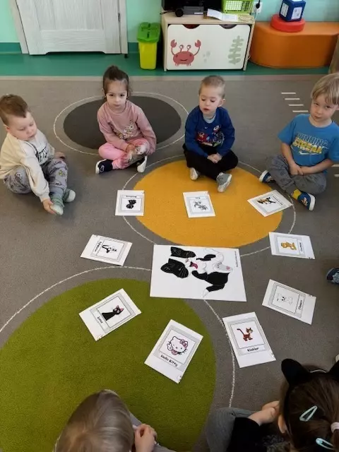 Zdjęcie do DZIEŃ KOTA W GRUPACH MISIE, ŻABKI I MOTYLKI!