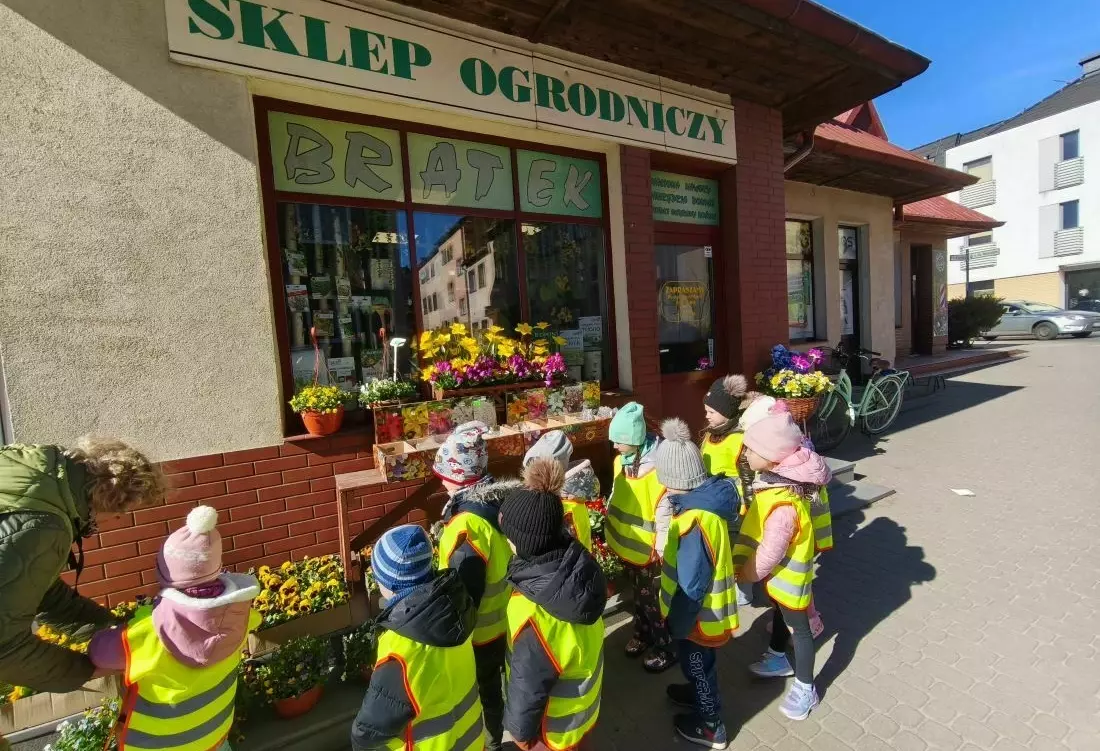Zdjęcie do "ŻABKI" W SKLEPIE OGRODNICZYM