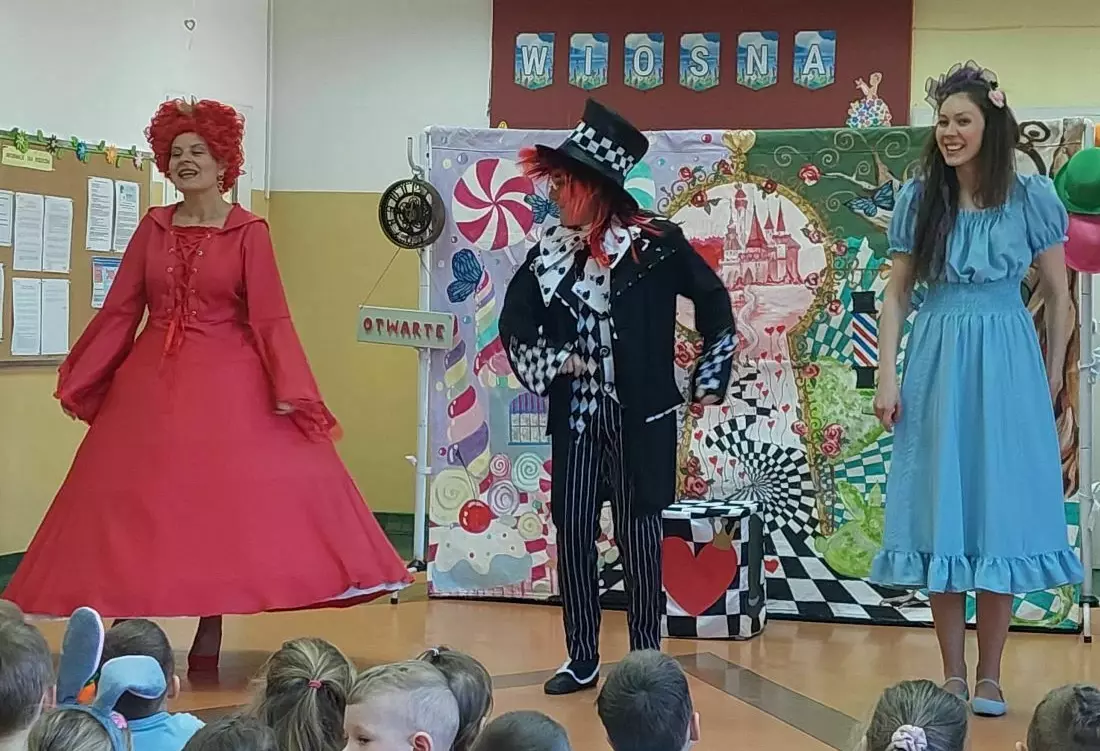 Zdjęcie do SPEKTAKL TEATRALNY "ALICJA W KRAINIE TALENT&Oacute;W"