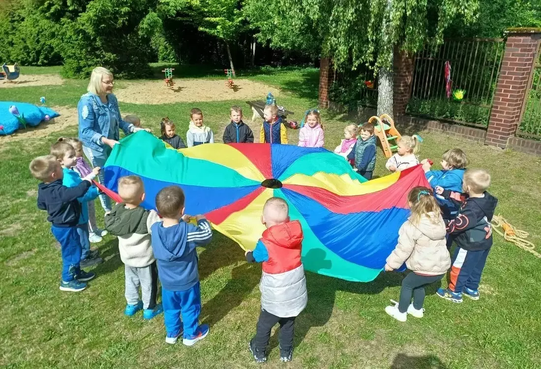 Zdjęcie do DZIEŃ DZIECKA I FESTYN RODZINNY W NASZYM PRZEDSZKOLU