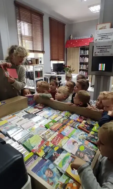 Zdjęcie do "MOTYLKI" W DRAWSKIEJ BIBLIOTECE!