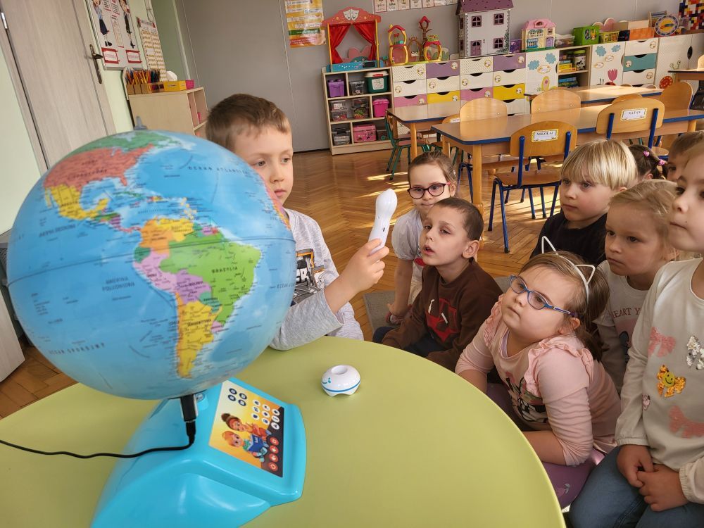 Zdjęcie do ZAJĘCIA EDUKACYJNE Z WYKORZYSTANIEM M&Oacute;WIĄCEGO PI&Oacute;RA- ALBIK