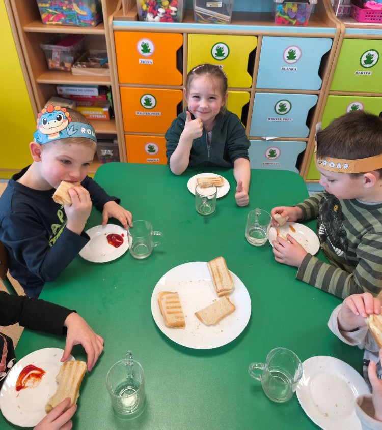 Zdjęcie do DZIEŃ TOSTA U ŻABEK"!