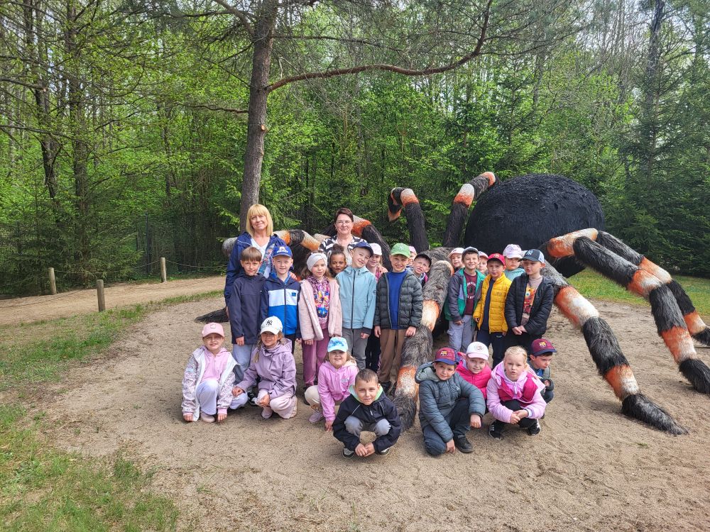 Zdjęcie do WYCIECZKA 6-LATK&Oacute;W DO PARKU ROZRYWKI "OWADOGIGANT"!