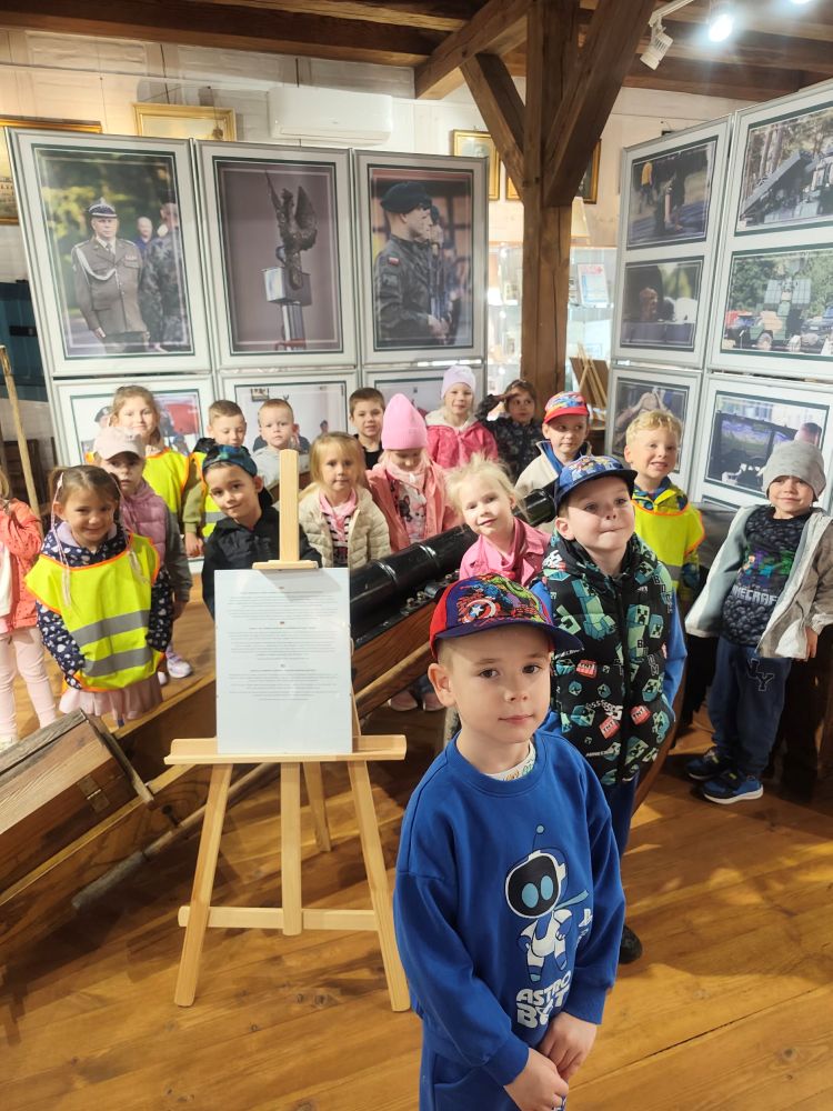 Zdjęcie do MOTYLKI Z WIZYTĄ W MUZEUM!