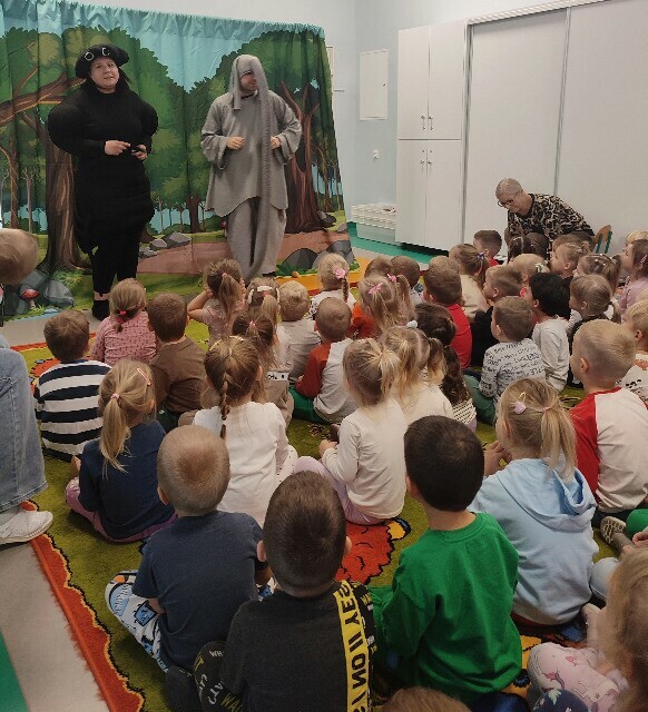 Zdjęcie do Teatrzyk pt. "Magiczny kapelusz"